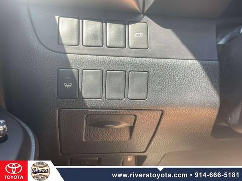 Used 2015 Toyota Highlander XLE AWD/4WD image 24