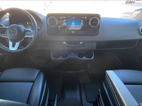 Used 2020 Mercedes-Benz Sprinter 2500 image 16