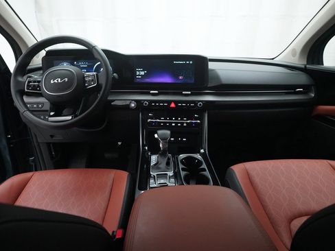 Certified 2024 Kia Carnival SX image 5