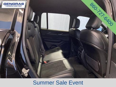 Used 2025 Jeep Grand Cherokee Altitude AWD/4WD image 37