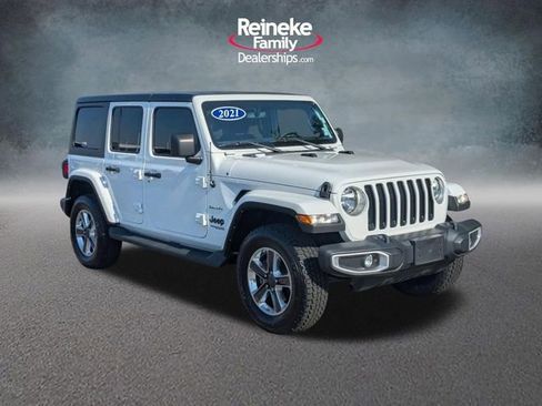 Used 2021 Jeep Wrangler Unlimited Sahara w/ Uconnect 4C Nav & Sound Group AWD/4WD image 3