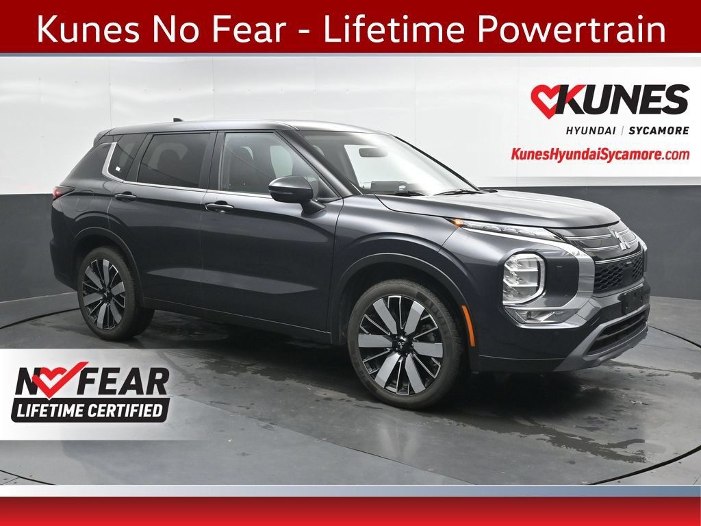 Used 2025 Mitsubishi Outlander SE AWD/4WD image 1