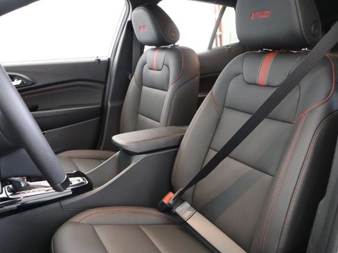 New 2026 Chevrolet Trax RS w/ Sunroof Package FWD image 23