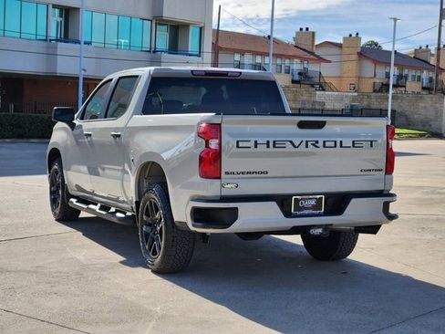 Used 2026 Chevrolet Silverado 1500 Custom w/ Turbomax Blackout Package image 3