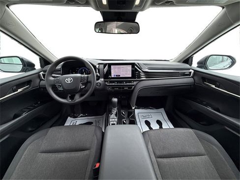 Used 2025 Toyota Camry XSE image 29