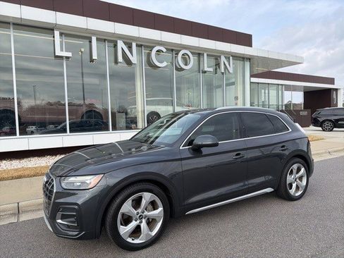 Used 2021 Audi Q5 Premium Plus w/ Premium Plus Package image 1