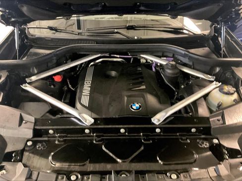 Certified 2024 BMW X7 xDrive40i w/ M Sport Package AWD/4WD image 28