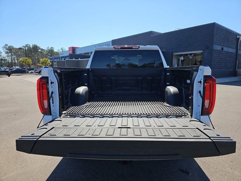 Used 2025 GMC Sierra 1500 SLT image 17