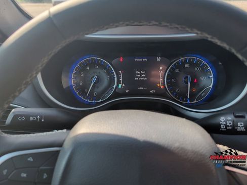 Used 2019 Jeep Renegade Altitude w/ Quick Order Package 2XM image 19