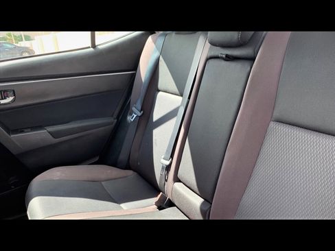 Used 2017 Toyota Corolla LE image 8