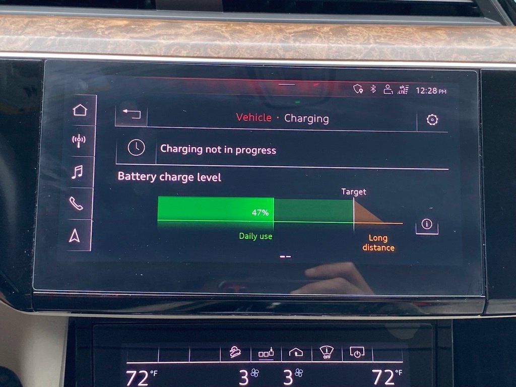Used 2019 Audi e-tron Prestige w/ Prestige Package AWD/4WD image 31