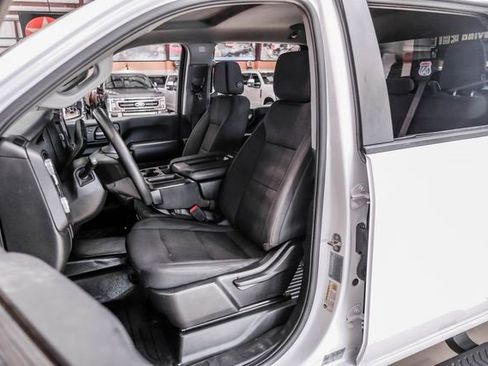 Used 2024 GMC Sierra 3500 Pro w/ Convenience Package image 8