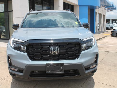 Used 2023 Honda Passport Elite image 2