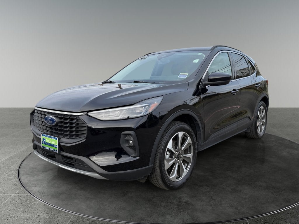 Used 2025 Ford Escape Platinum AWD/4WD image 3