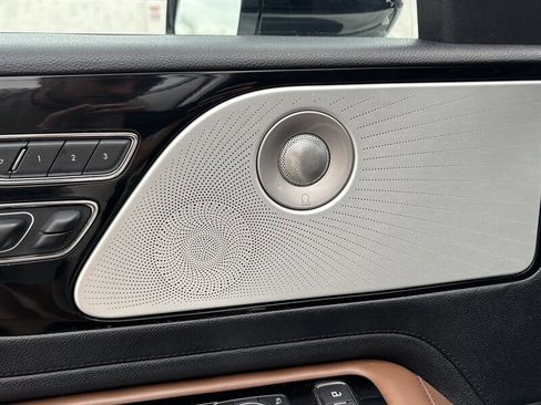 Used 2020 Lincoln Aviator Reserve w/ Equipment Group 201A image 10