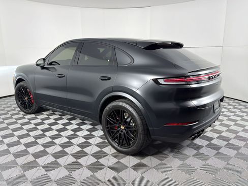 Used 2026 Porsche Cayenne S AWD/4WD image 3