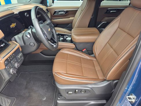 Used 2026 Chevrolet Tahoe High Country AWD/4WD image 15