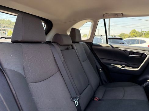 Used 2019 Toyota RAV4 XLE FWD image 31