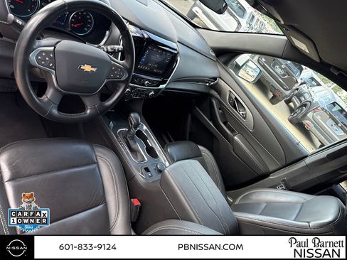 Used 2023 Chevrolet Traverse LT FWD image 18