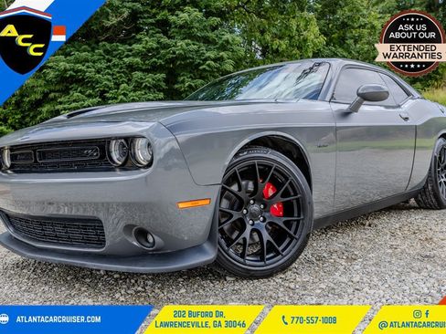 Used 2019 Dodge Challenger R/T RWD image 1