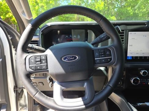 Used 2025 Ford F250 Lariat w/ Lariat Ultimate Package image 9