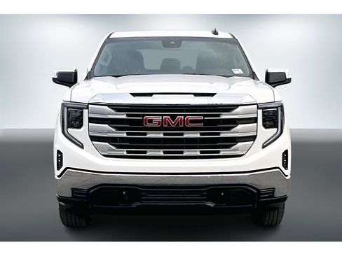 Used 2024 GMC Sierra 1500 SLE image 2