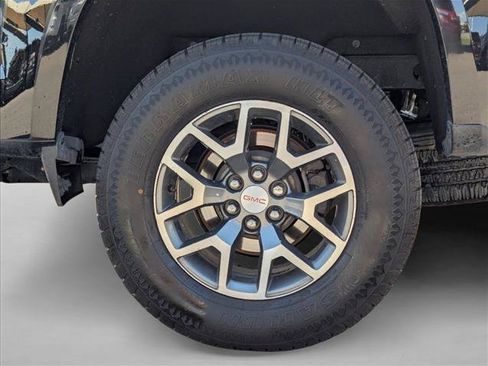 Used 2017 GMC Canyon SLE w/ All Terrain Package AWD/4WD image 9