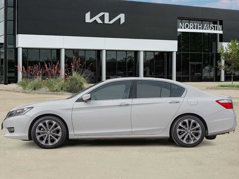 Used 2015 Honda Accord Sport image 4