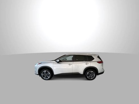 Used 2024 Nissan Rogue SV AWD/4WD image 5