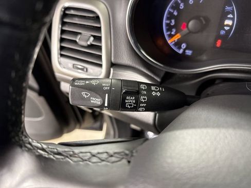 Used 2020 Jeep Grand Cherokee Laredo image 14