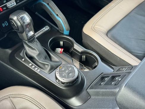 Used 2023 Ford Bronco Wildtrak image 32