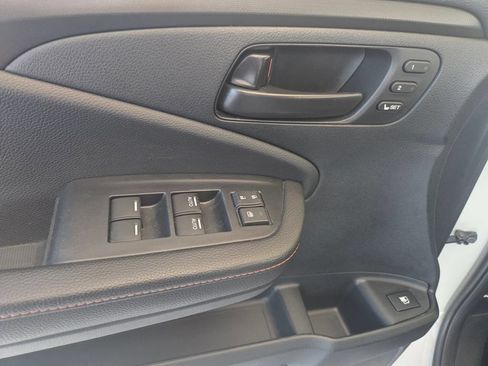 Certified 2025 Honda Ridgeline TrailSport image 16