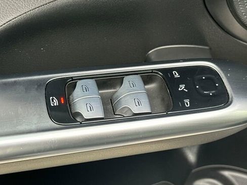 Used 2023 Mercedes-Benz C 300 Sedan image 12