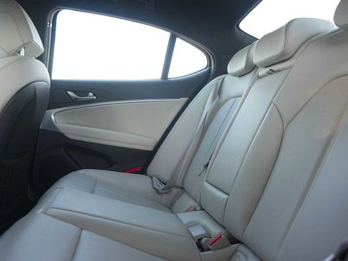 Used 2024 Genesis G70 2.5T image 14