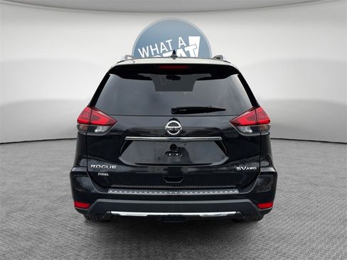 Used 2018 Nissan Rogue SV w/ Premium Package image 5