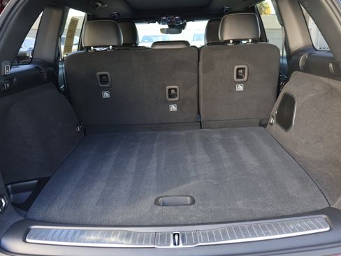 Used 2023 Jeep Grand Cherokee Overland image 20