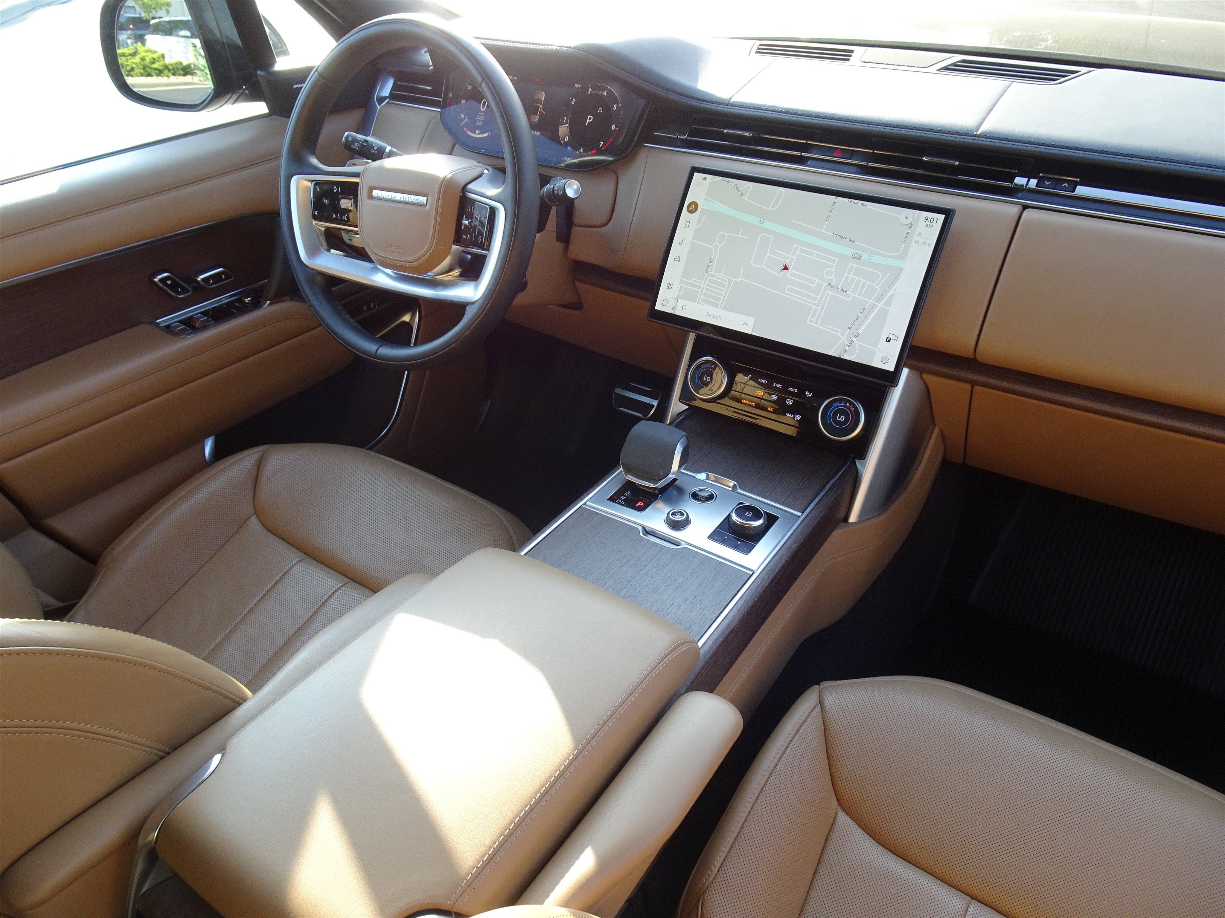 Certified 2023 Land Rover Range Rover Long Wheelbase SE AWD/4WD image 21