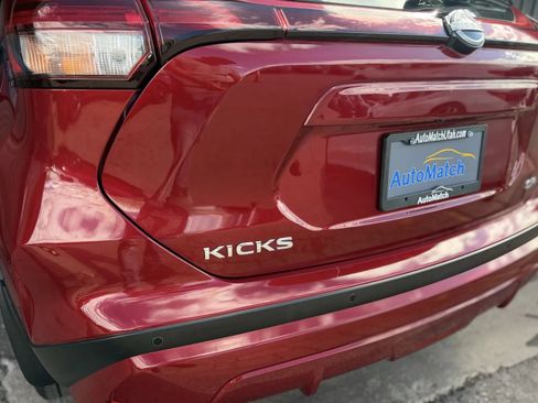 Used 2023 Nissan Kicks SR w/ SR Premium Package FWD image 33
