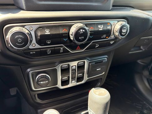 Used 2020 Jeep Wrangler Unlimited Sport S AWD/4WD image 24