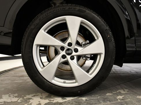 New 2025 Audi Q5 Premium Plus image 16