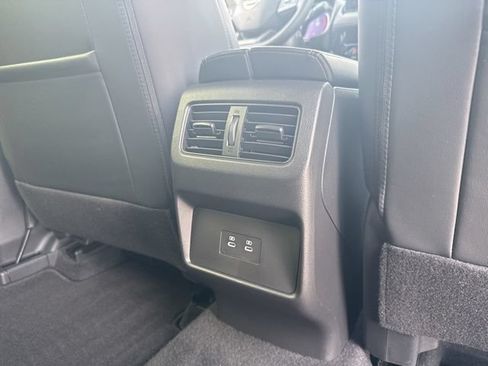Used 2025 Nissan Rogue Platinum AWD/4WD image 24