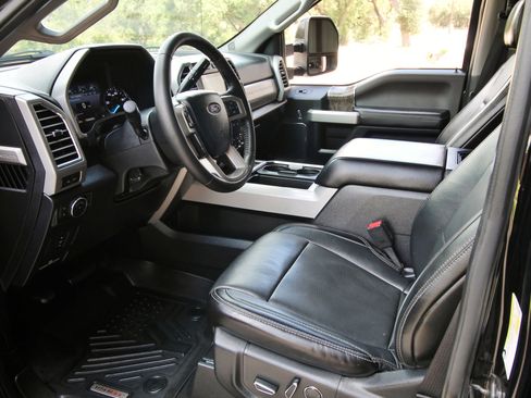 Used 2017 Ford F350 Lariat w/ Lariat Value Package AWD/4WD image 22