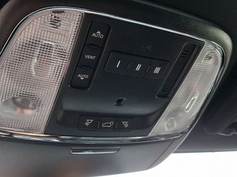 Used 2021 Jeep Grand Cherokee Limited AWD/4WD image 27