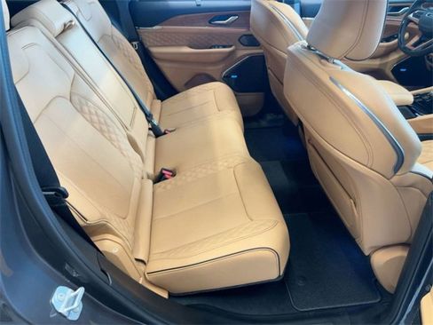 New 2025 Jeep Grand Cherokee Summit image 30