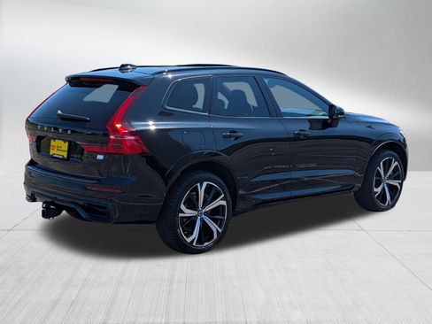 Used 2022 Volvo XC60 T8 R-Design AWD/4WD image 7