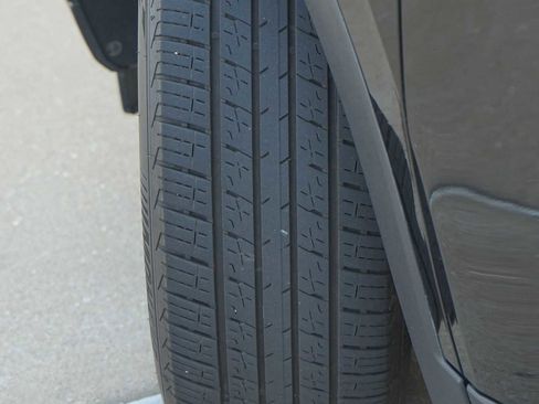 Used 2022 Buick Envision Essence w/ Safety Package FWD image 29