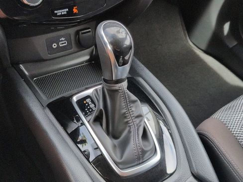 Used 2022 Nissan Rogue Sport SV image 27