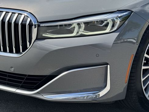 Used 2022 BMW 740i w/ Premium Package image 6