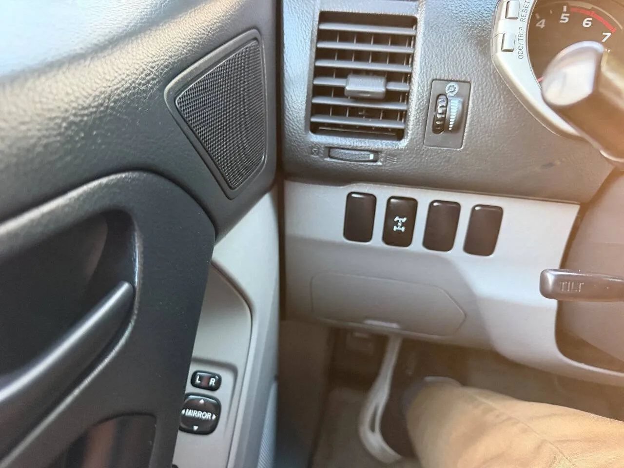 Used 2003 Toyota 4Runner Sport AWD/4WD image 25
