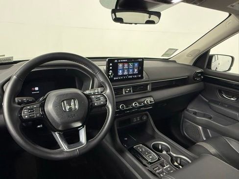 Used 2024 Honda Pilot Touring image 39